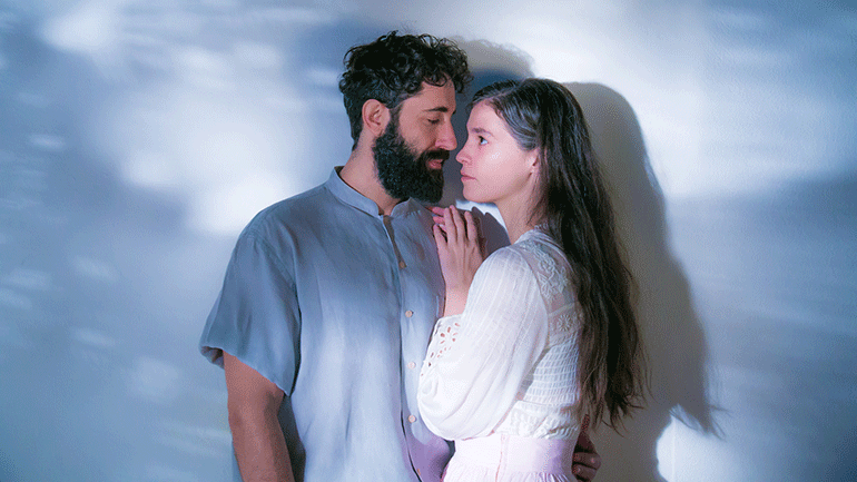 «Η Βοσκοπούλα» από την ομάδα Elephas tiliensis στο θέατρο του Νέου Κόσμου