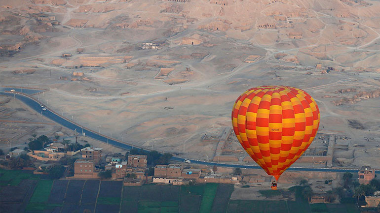 Αίγυπτος: Συνετρίβη αερόστατο που μετέφερε τουρίστες – Ένας νεκρός