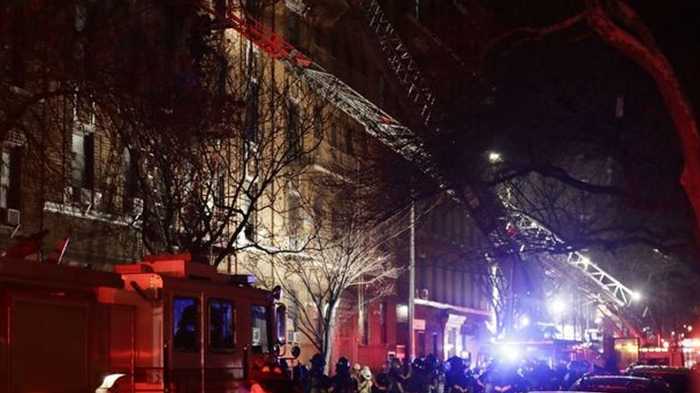 Στους 13 οι νεκροί της πυρκαγιάς σε πολυκατοικία στο Μπρονξ