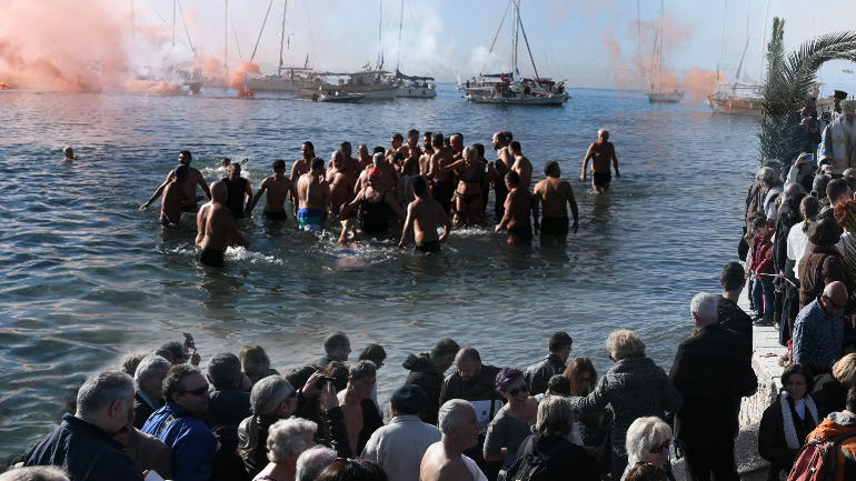 O εορτασμός των Θεοφανίων στο Παλαιό Φάληρο O εορτασμός των Θεοφανίων στο Παλαιό Φάληρο