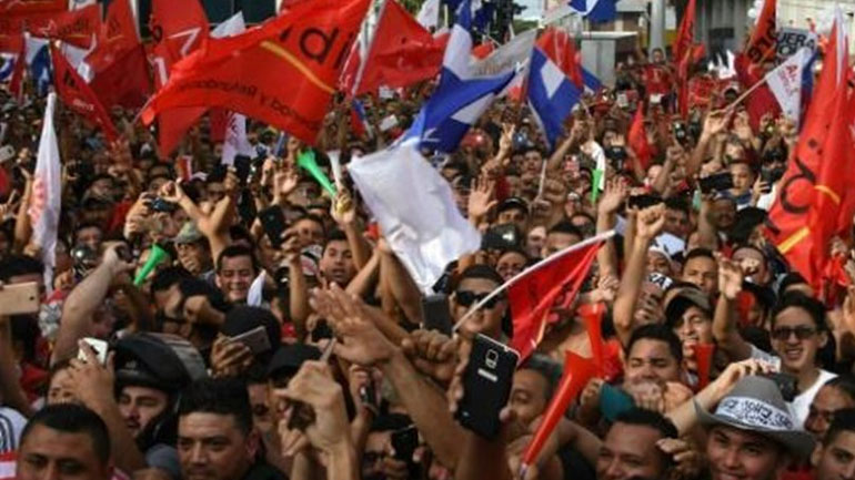 Ονδούρα: Μεγάλη διαδήλωση της αντιπολίτευσης κατά της επανεκλογής του προέδρου Ερνάντες