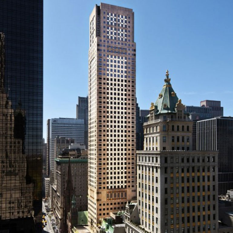 Ο ουρανοξύστης στην 712 Fifth Avenue που βρίσκεται το γραφείο του Michael H. Steinhardt  