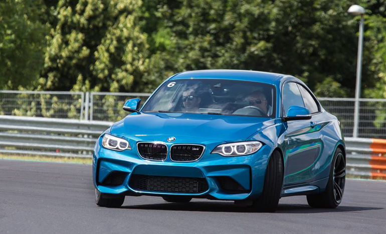 Χαίρεσαι να τη βλέπεις αυτή την BMW M2...