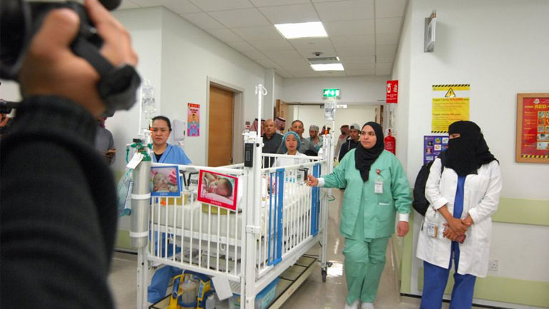 Σαουδική Αραβία: Σιαμαίες αδελφές από την Παλαιστίνη υποβλήθηκαν σε επιτυχημένη χειρουργική επέμβαση διαχωρισμού