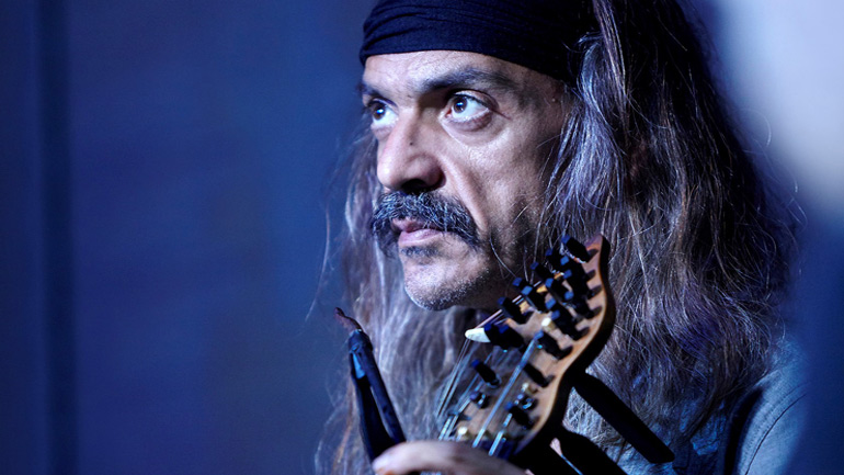 «Η εκδίκηση του Πυριτίου» στο θέατρο Ροές