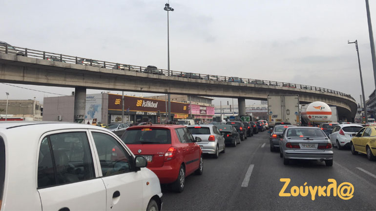 Κυκλοφοριακό κομφούζιο στη Λ. Κηφισού Κυκλοφοριακό κομφούζιο στη Λ. Κηφισού