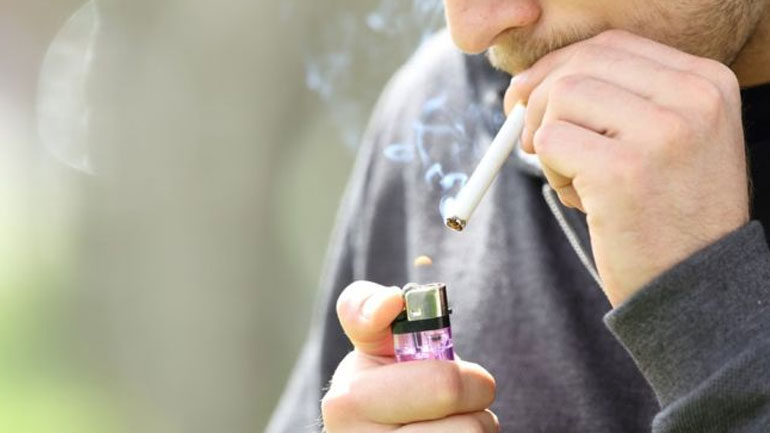 Έρευνα: Τουλάχιστον οι τρεις στους πέντε που δοκιμάζουν ένα τσιγάρο γίνονται μετά καθημερινοί καπνιστές