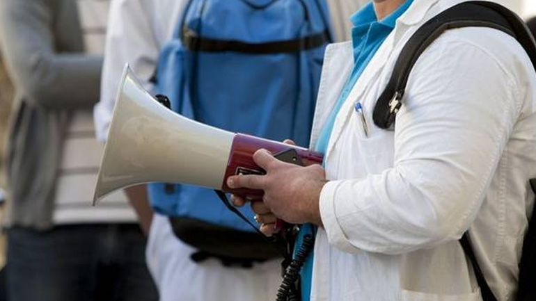 Aπεργούν την Παρασκευή οι νοσοκομειακοί γιατροί