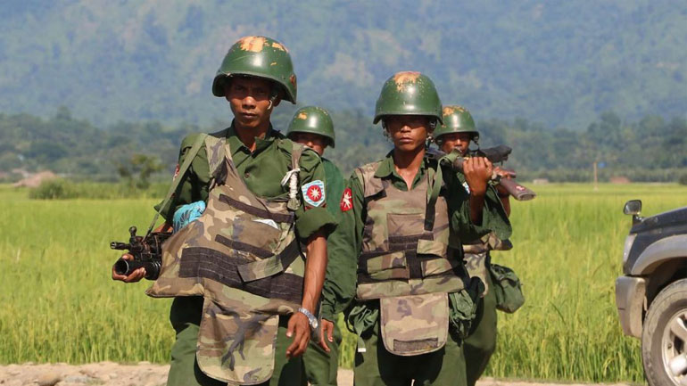 Μιανμάρ: Ο στρατός παραδέχεται για πρώτη φορά την ύπαρξη ομαδικού τάφου των Ροχίνγκια