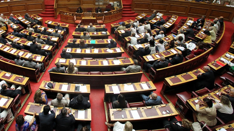 Φραστικό επεισόδιο ΣΥΡΙΖΑ-ΚΚΕ για την «εισβολή» του ΠΑΜΕ στο γραφείο της υπουργού Εργασίας