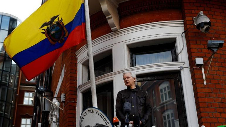 Το όνομα του Ασάνζ εμφανίζεται στη βάση δεδομένων του ληξιαρχείου του Ισημερινού