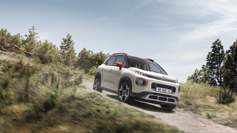 Οι εκδόσεις με το Grip Control συνδυάζονται με ελαστικά τύπου M+S