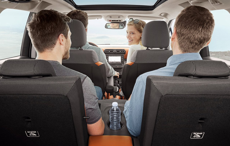 Ιδανικό για νεαρά ζευγάρια - Χωράει με άνεση τέσσερις ενήλικες επιβάτες