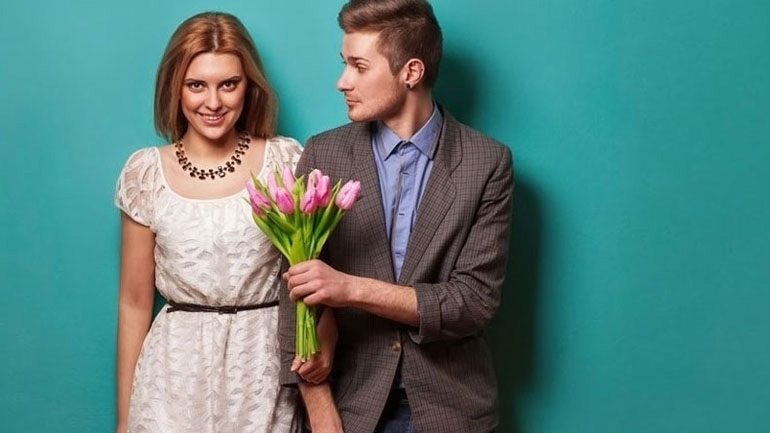 Η αγάπη φέρνει μεγαλύτερη ευτυχία από τα λεφτά