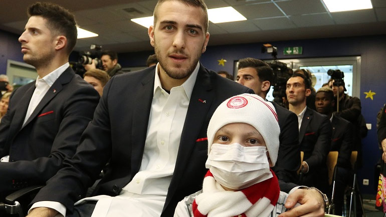 Στο πλευρό του «Συλλόγου Ελπίδα» ο Ολυμπιακός