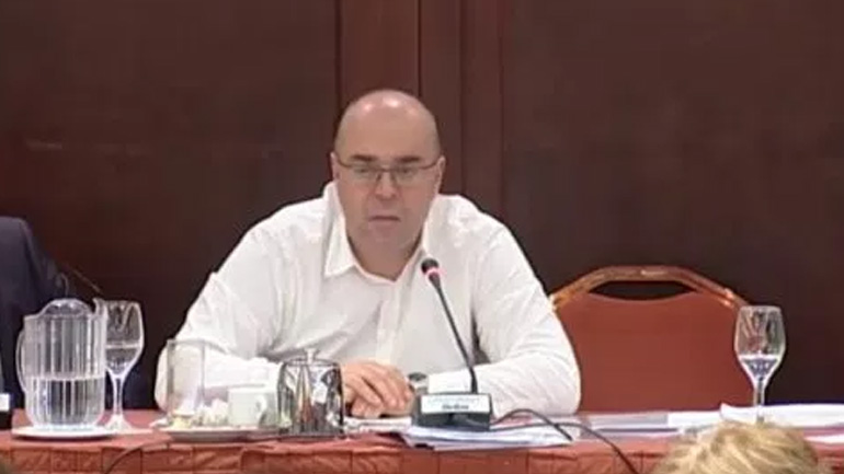 Εκπρόσωπος συμβολαιογράφων για πλειστηριασμούς: «Βιώνουμε ένα αίσχος και η Βουλή μένει σιωπηλή»