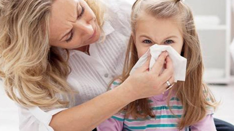 Πώς θα καθαρίσετε σωστά τη μύτη του μωρού