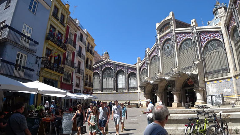 Για πέμπτη συνεχή χρονιά έσπασε τα ρεκόρ ο αριθμός των ξένων τουριστών στην Ισπανία