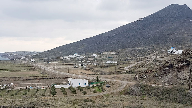 Σαντορίνη: Μέχρι τέλος Ιουνίου η ολοκλήρωση του δρόμου αεροδρομίου – Οίας