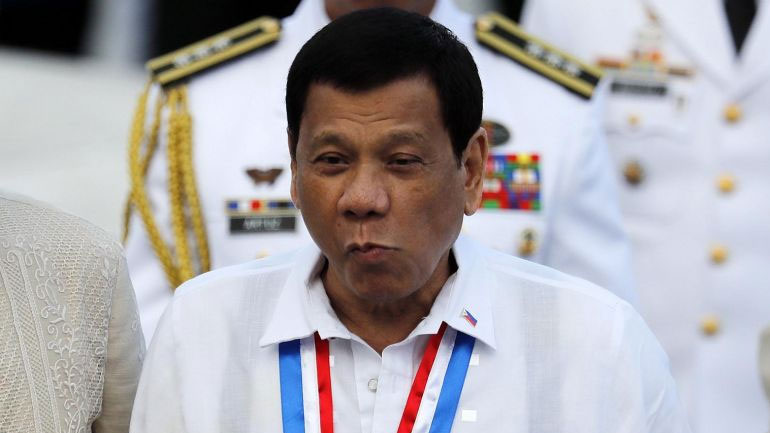 Φιλιππίνες: Ο πρόεδρος Ντουτέρτε μασά τσίχλα για να απαλύνει τους πόνους στη μέση του