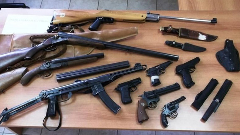Συνελήφθη 45χρονος για κατοχή όπλων Συνελήφθη 45χρονος για κατοχή όπλων