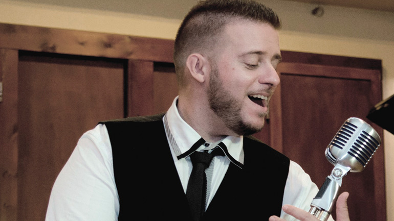 Νίκος Καρακαλπάκης – «Σαν παράσταση» live στο Ίλιον plus