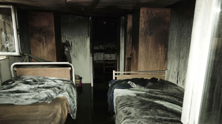 Οι πρώτες εικόνες από την φωτιά στη Στέγη Γερόντων στην Καλλιθέα που στοίχισε τη ζωή σε δύο ανθρώπους