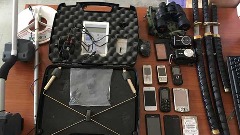 Η μία σπείρα πωλούσε κοκαΐνη και η άλλη έκανε ανασκαφές Η μία σπείρα πωλούσε κοκαΐνη και η άλλη έκανε ανασκαφές