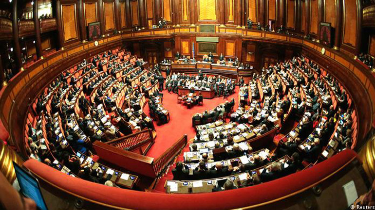 Ιταλία: Πρωτιά για τα Πέντε Αστέρια στις δημοσκοπήσεις