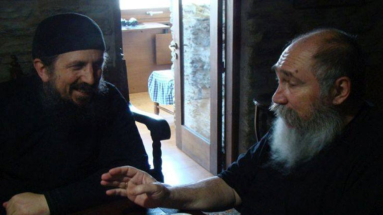 Η σχέση του Τζίμη Πανούση με την Εκκλησία – «Είμαι εξομολόγος του κοινού μου»