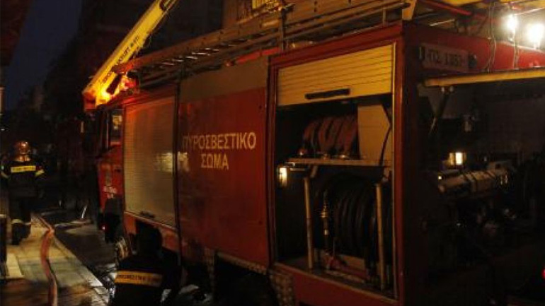 Θεσσαλονίκη: Υπό έλεγχο τέθηκε η φωτιά στο λιμάνι