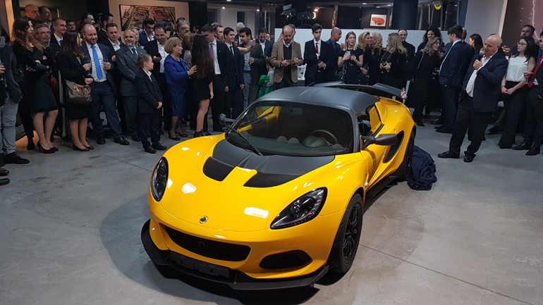 O πρόεδρος της Trident Cars Γιώργος Λυμπεράκης αποκαλύπτει την Lotus Elise 250 Cup