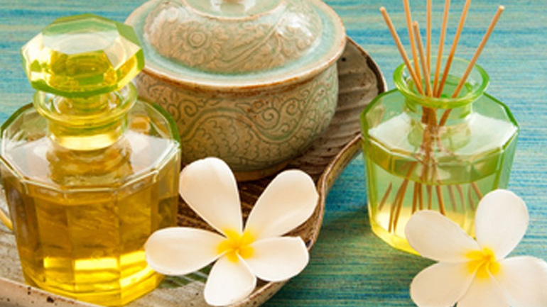 Πώς να αρωματίσετε τον χώρο φυσικά και οικονομικά