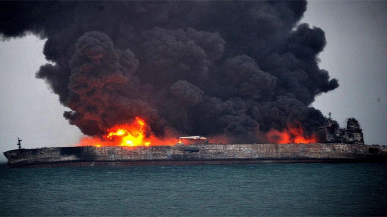 Κίνα: Μεγάλη πετρελαιοκηλίδα από το ιρανικό δεξαμενόπλοιο