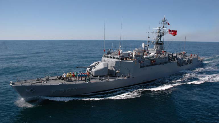 Τουρκική κορβέτα έπιασε φωτιά