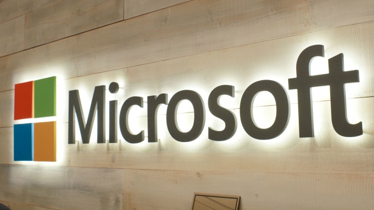 Πάνω από τα 700 δισ. δολάρια για πρώτη φορά η κεφαλαιοποίηση της Microsoft