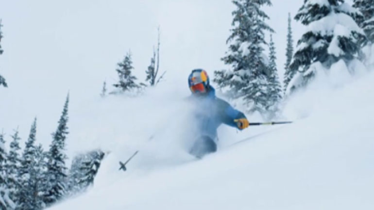 Η αποθέωση του σκι, σε εναέρια πλάνα από τα βουνά του Καναδά