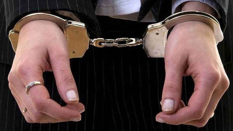 Χειροπέδες σε 38χρονη στη Θεσσαλονίκη – Πήγε στο Αστυνομικό Τμήμα και είχε πάνω της ναρκωτικά!