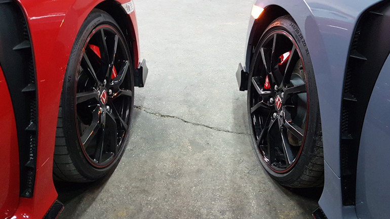 Ελαστικά Continental 245/30 20!!! Το καθένα από αυτά κοστίζει 250 ευρώ...