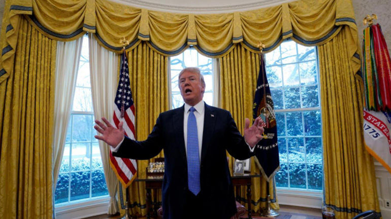 Tραμπ: «Η Ρωσία βοηθά τη Βόρεια Κορέα να παρακάπτει τις διεθνείς κυρώσεις»