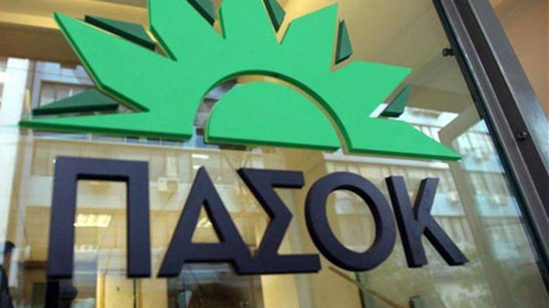 «Τραμπουκική» χαρακτηρίζει το ΠΑΣΟΚ την εισβολή μελών της ΧΑ στο δημοτικό συμβούλιο Θεσσαλονίκης