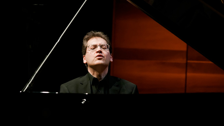 Ο πιανίστας Dénes Várjon αντικαθιστά τον Ράντου Λούπου στη συναυλία της Ορχήστρας του Φεστιβάλ της Βουδαπέστης