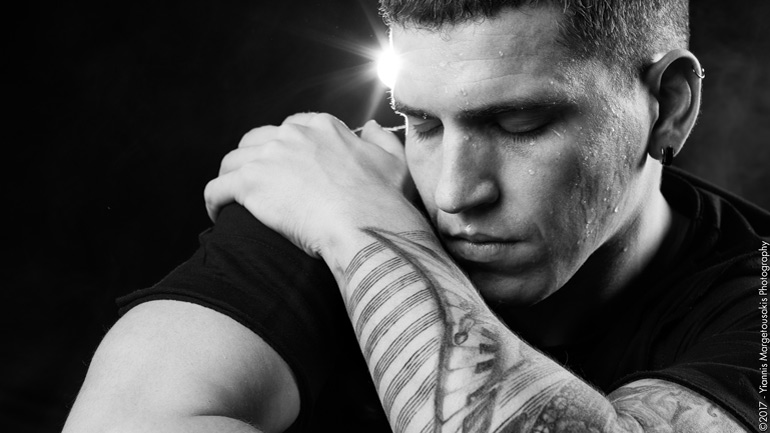 Ο Θοδωρής Νικολάου και η «Ομπρέλα» του στη μουσική σκηνή Σφίγγα