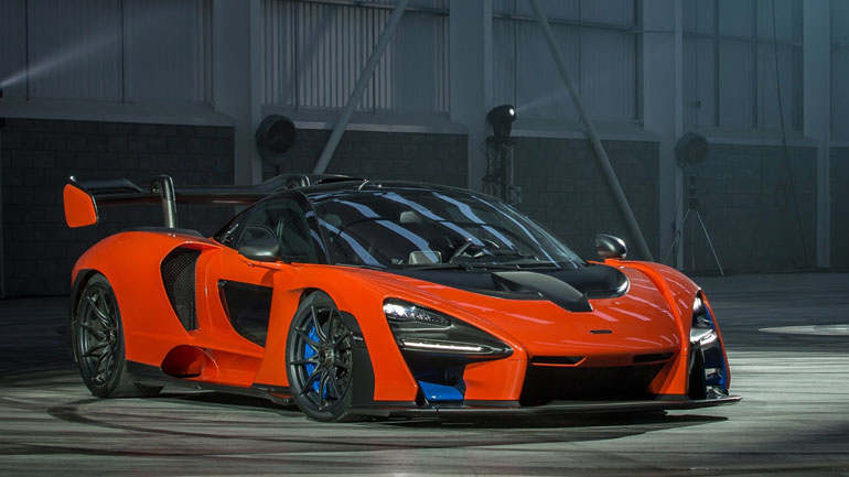 Κάνοντας donuts με την εξωπραγματική McLaren Senna