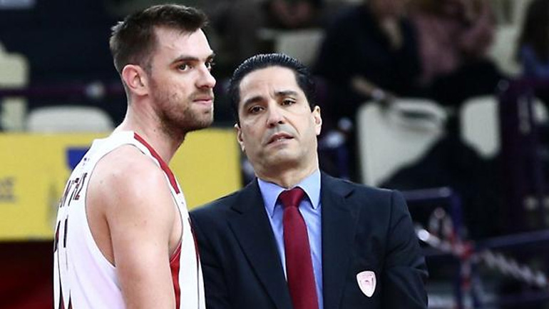 «Πρέπει να αλλάξουμε στην εικόνα μας στο παρκέ»