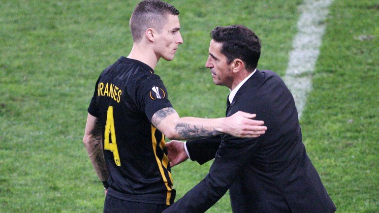 Χιμένεθ για τον Βράνιες: «Όλοι κάνουμε λάθη. Τον υπολογίζω»