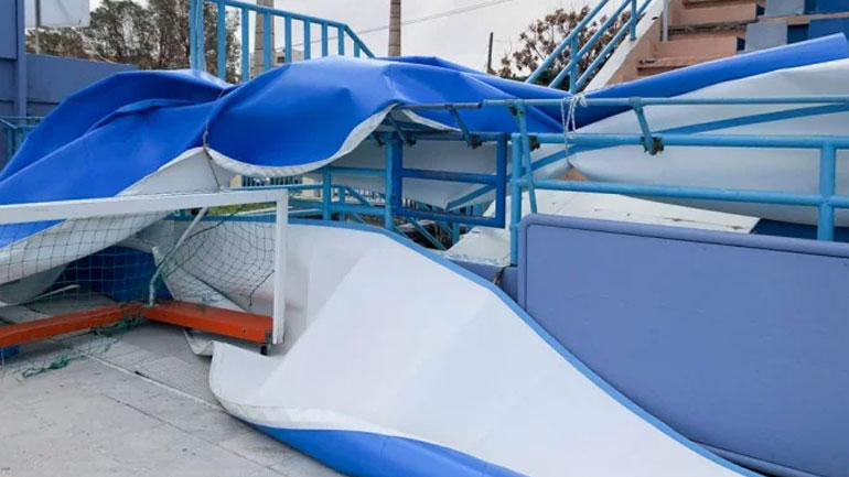 Χανιά: Ζημιές στο κολυμβητήριο της πόλης προκάλεσαν οι ισχυροί άνεμοι