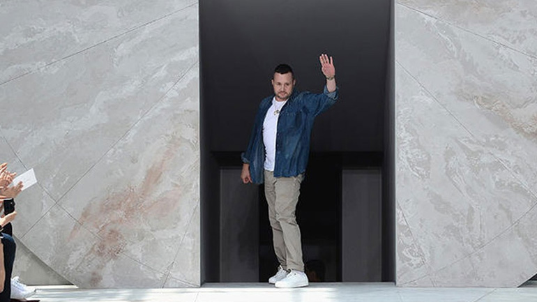 Αποχωρεί από τον οίκο Louis Vuitton ο σχεδιαστής Kim Jones!
