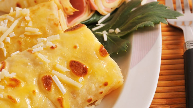 Κρέπες με ζαμπόν και κρέμα γάλακτος