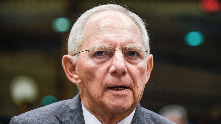 Σόιμπλε: «Συμφέρει τη Γερμανία η σταθερή κυβέρνηση, αλλά δεν καταστρεφόμαστε χωρίς αυτήν»